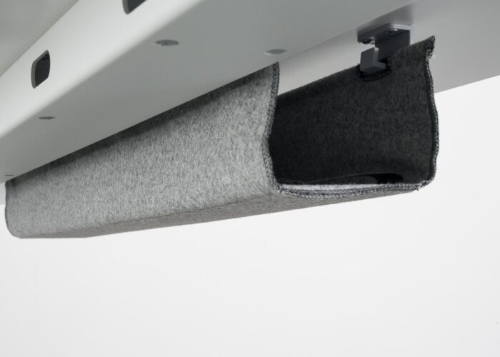 p-w-raster-desk-horizontal-wire-trunking-01-4869